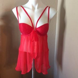 Victoria’s Secret woman’s négligée